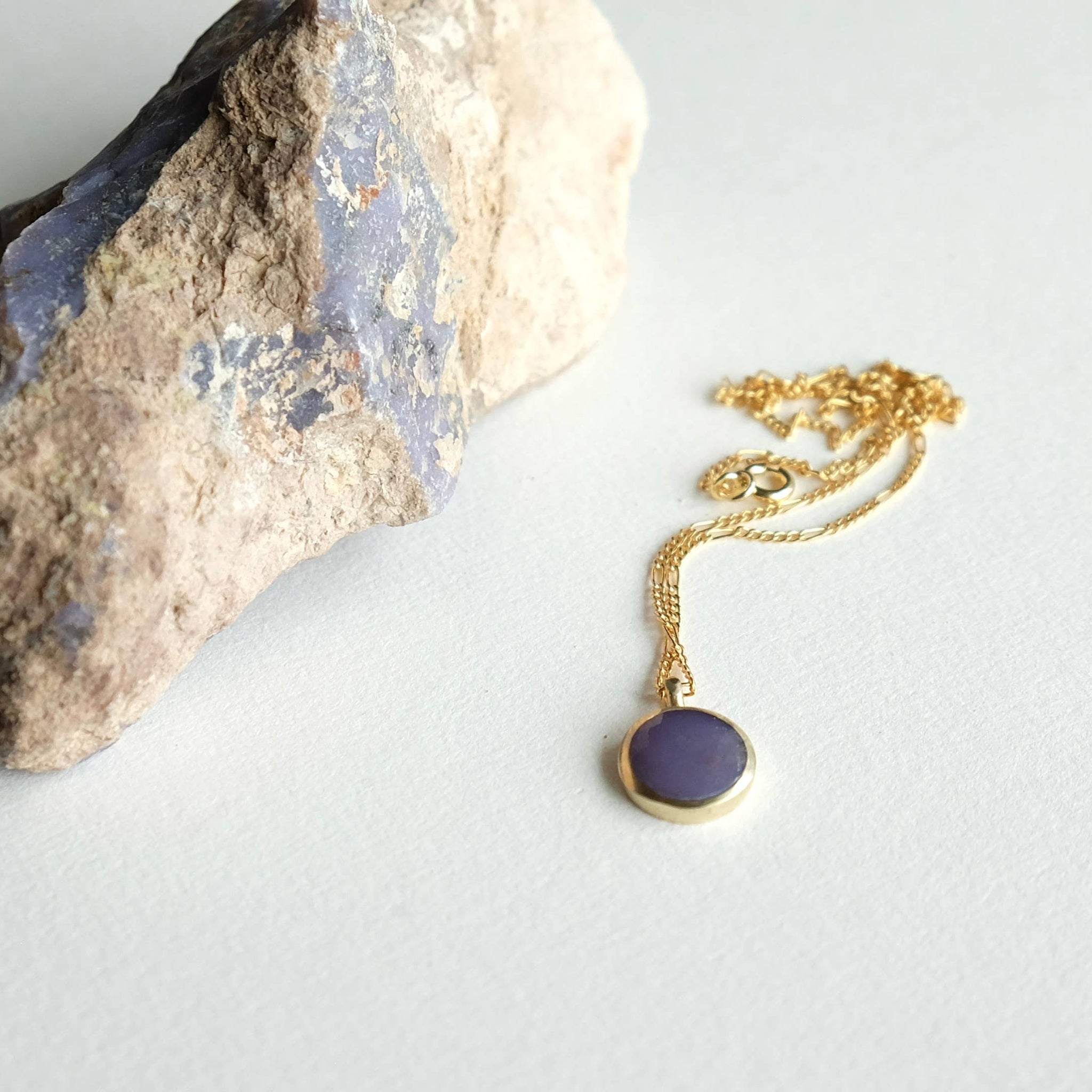 BURRO CREEK AGATE TOKEN NECKLACE || SARAH SAFAVI