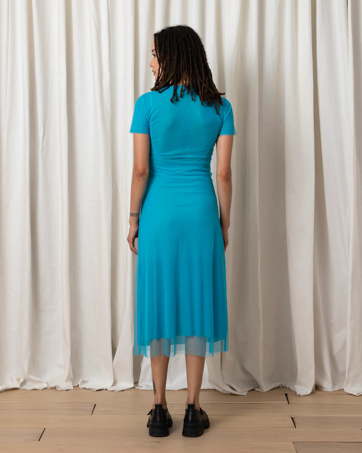 TEAL FITTED MESH T-SHIRT DRESS || ALI GOLDEN