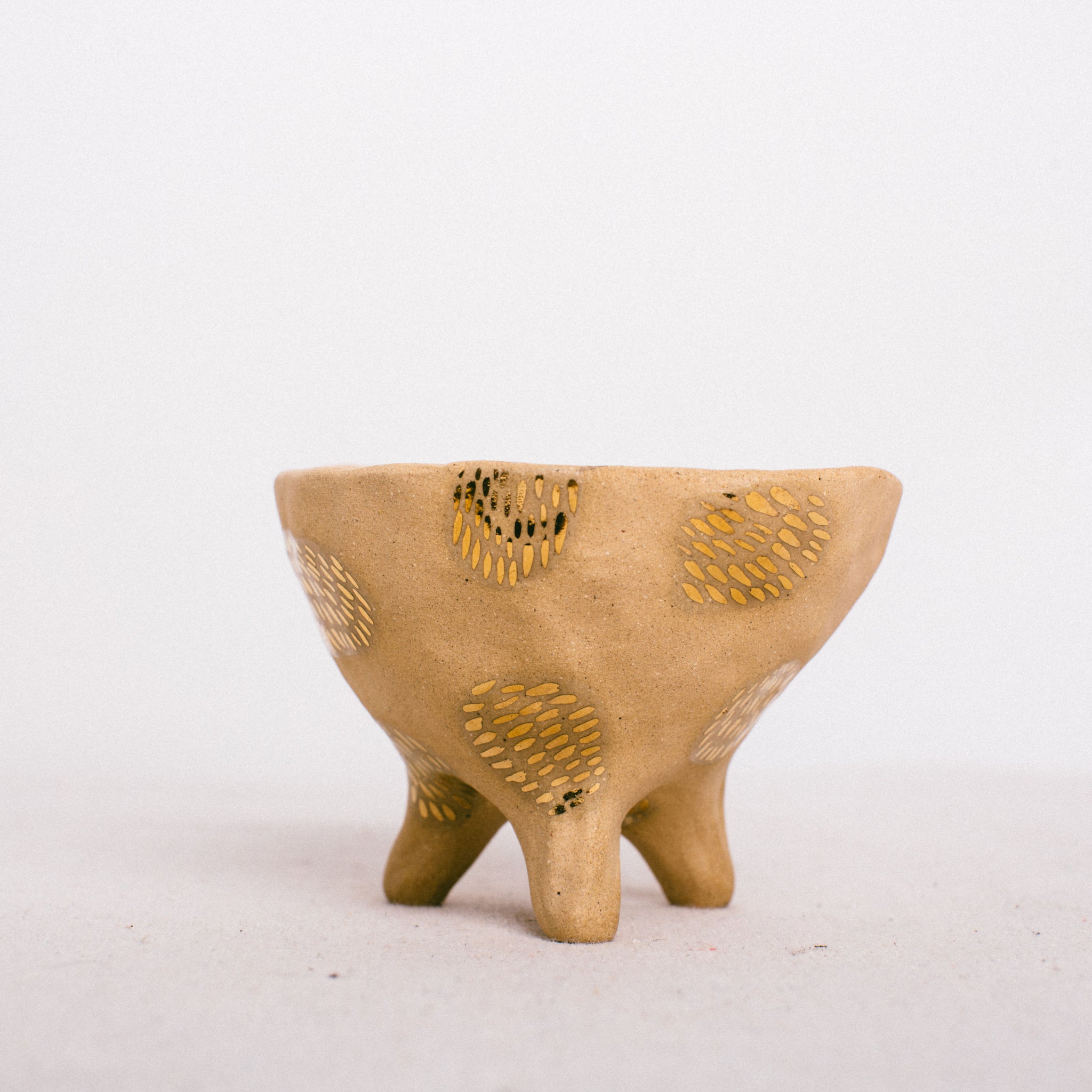 GOLDEN TRIPOD || CURIOUS CLAY