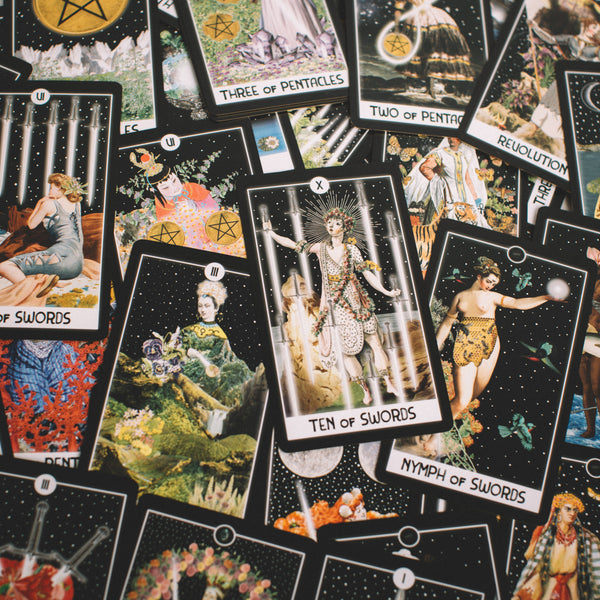 THE INTUITIVE NIGHT GODDESS TAROT || THE ARTISTS EDITION – KITKITDIZZI