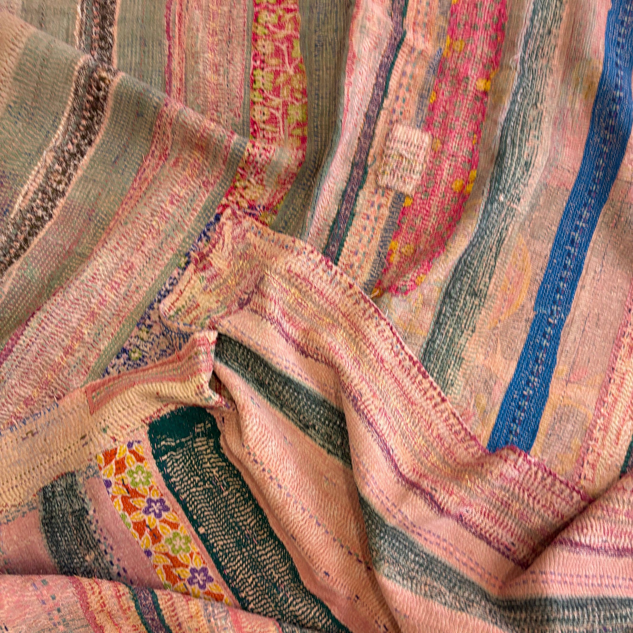 JONATON QUILT || ALOKA HOME