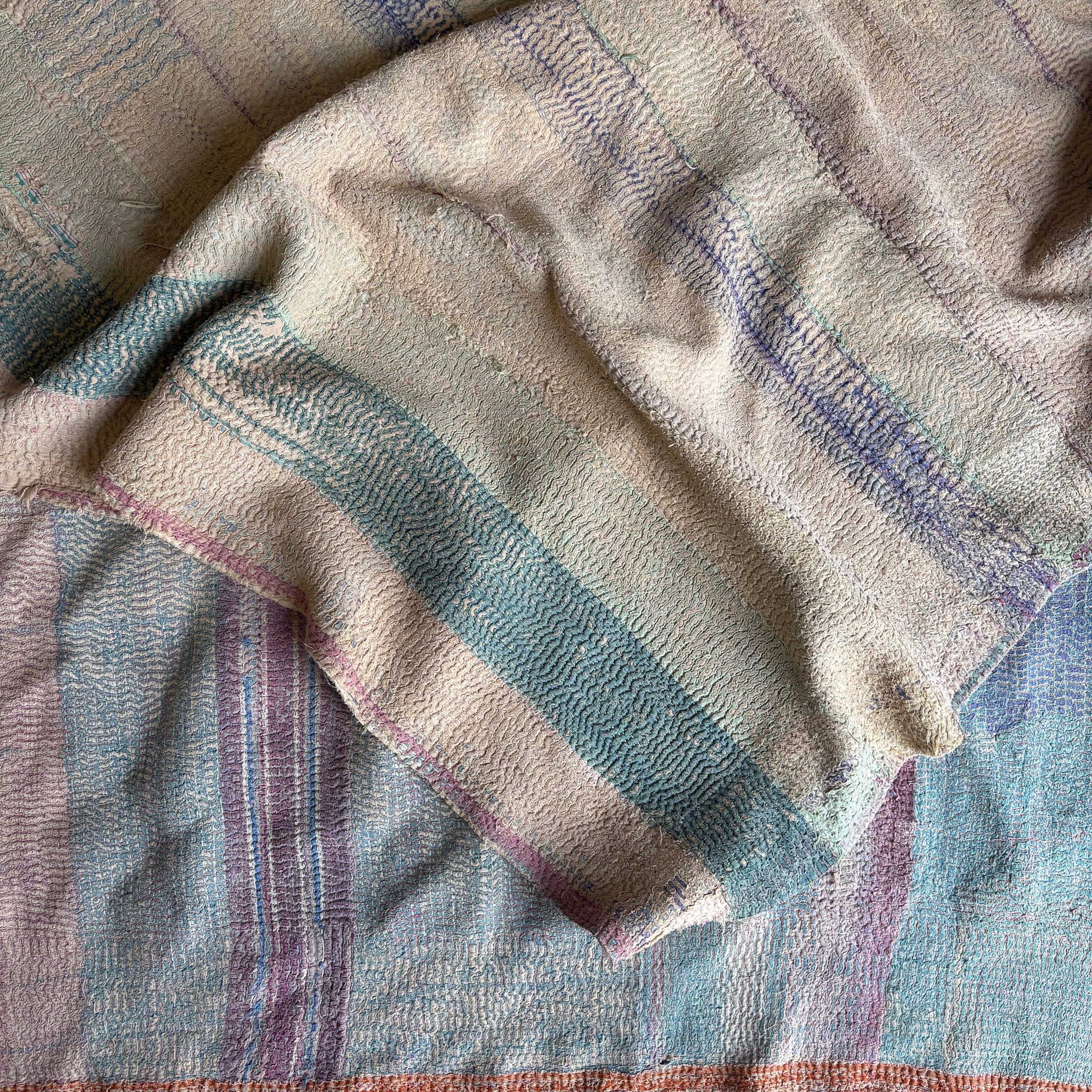 RICHIE QUILT || ALOKA HOME