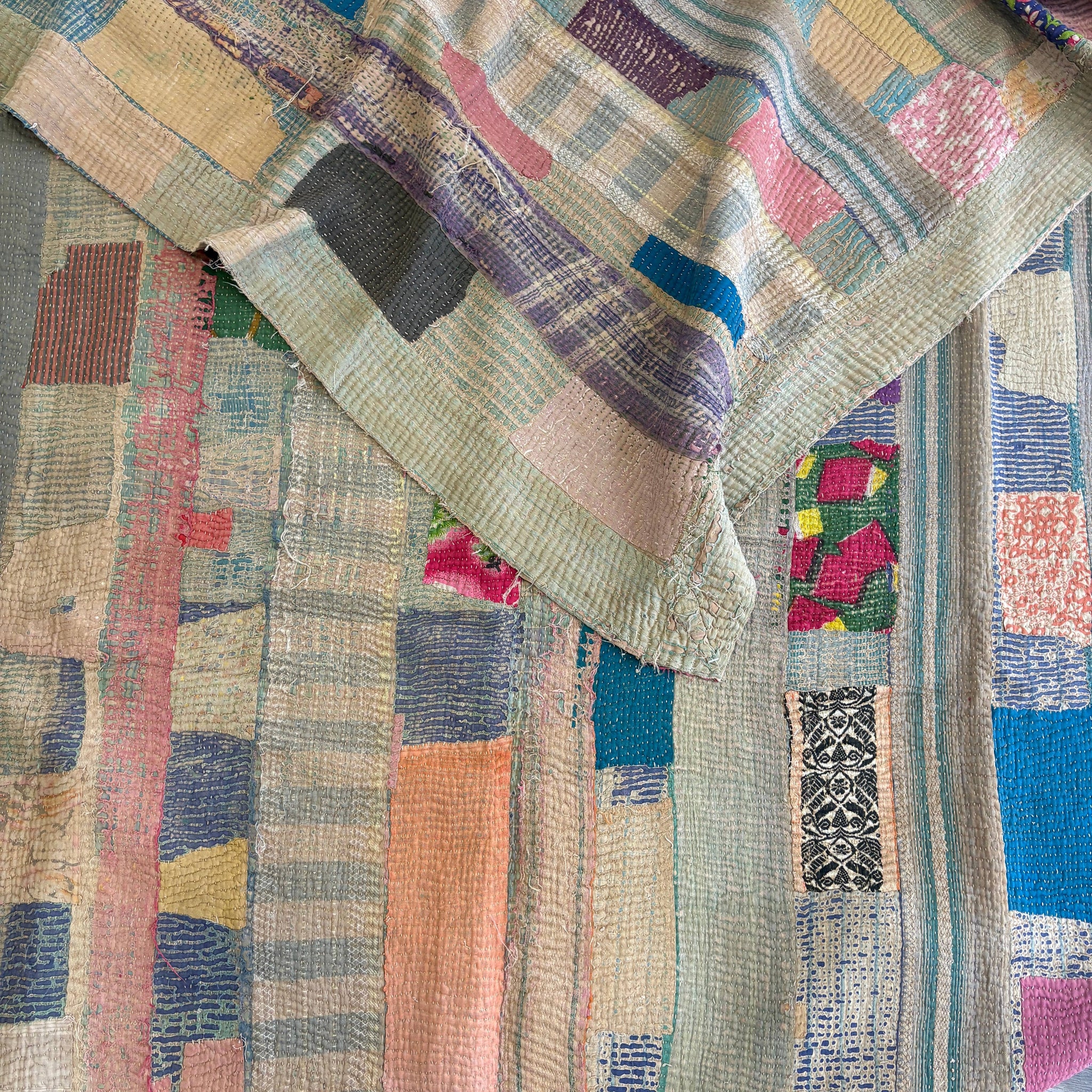 LINDA QUILT || ALOKA HOME