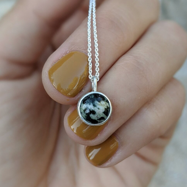 TINY YUBA RIVER GRANITE NECKLACE || LEORA CORONEL