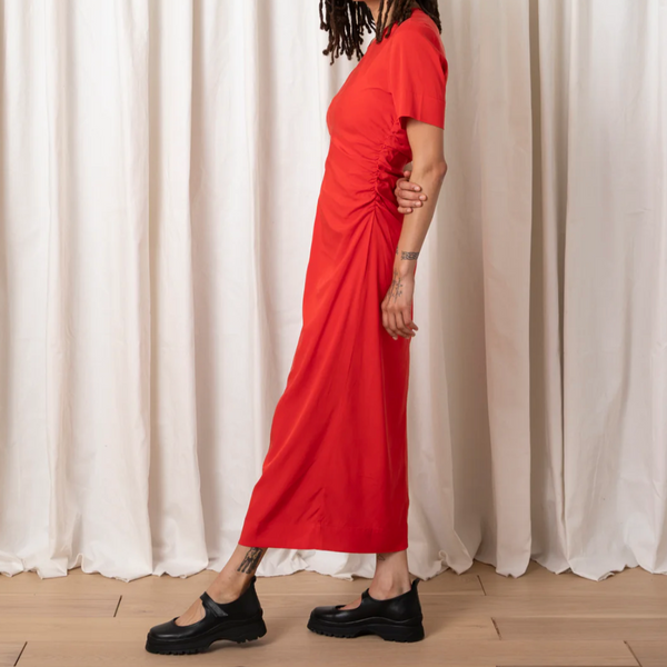 POPPY SIDE RUCHED FORM DRESS || ALI GOLDEN