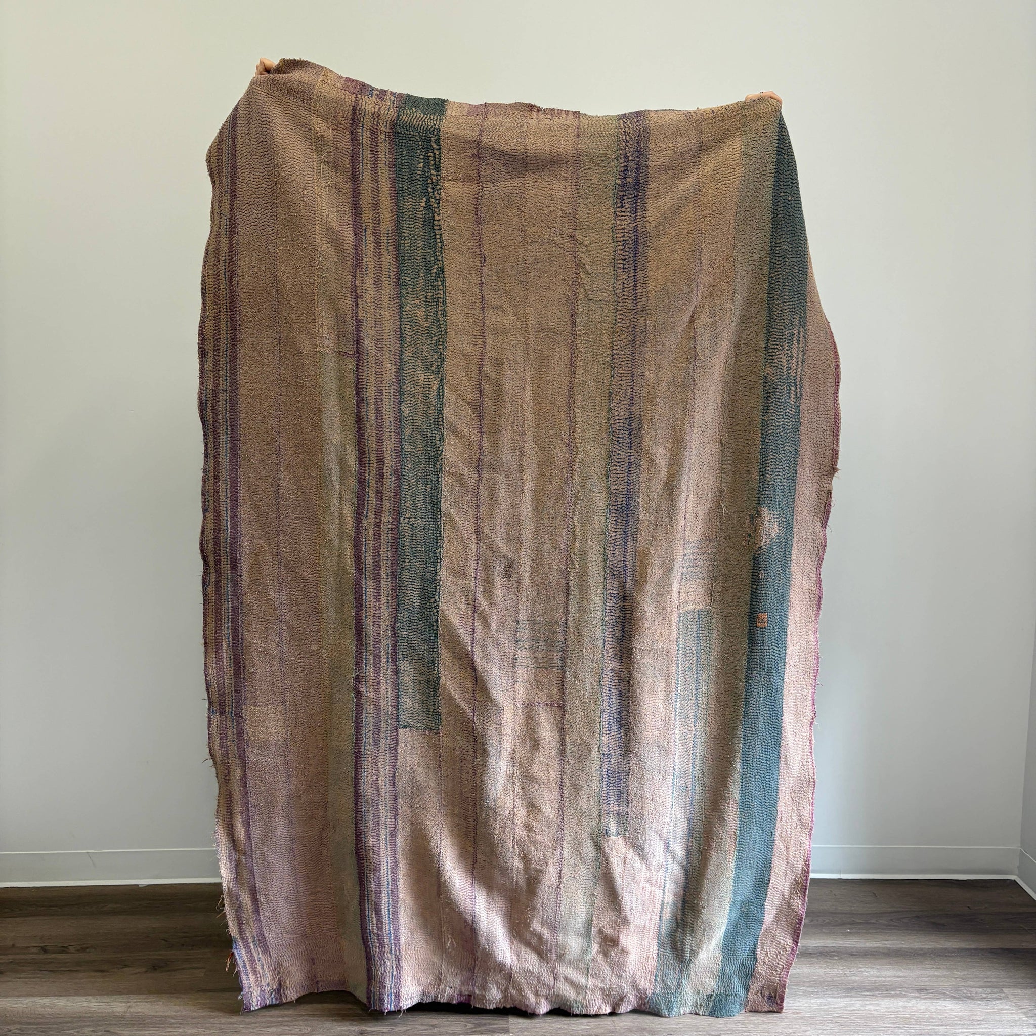 RICHIE QUILT || ALOKA HOME