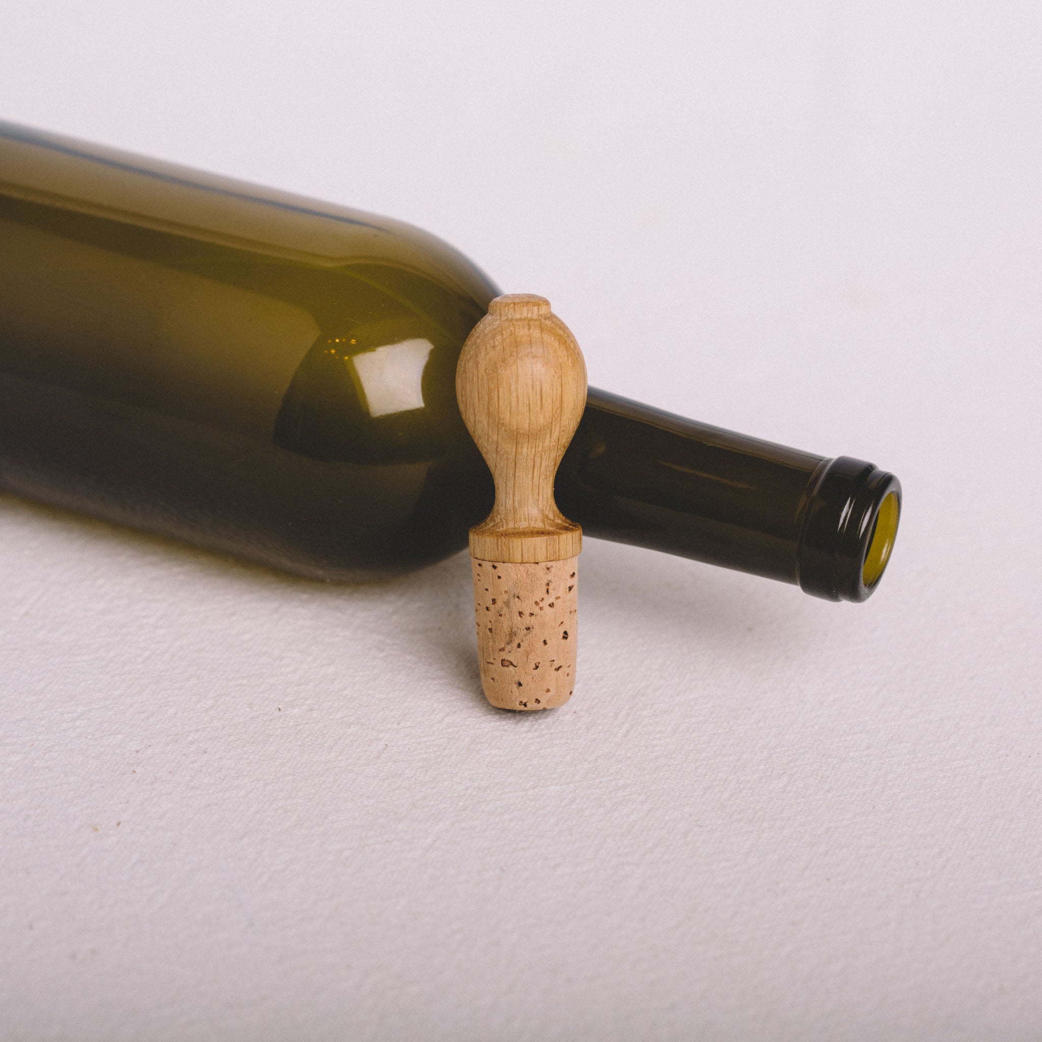 OAK WINE STOPPER || EARTH & NEST