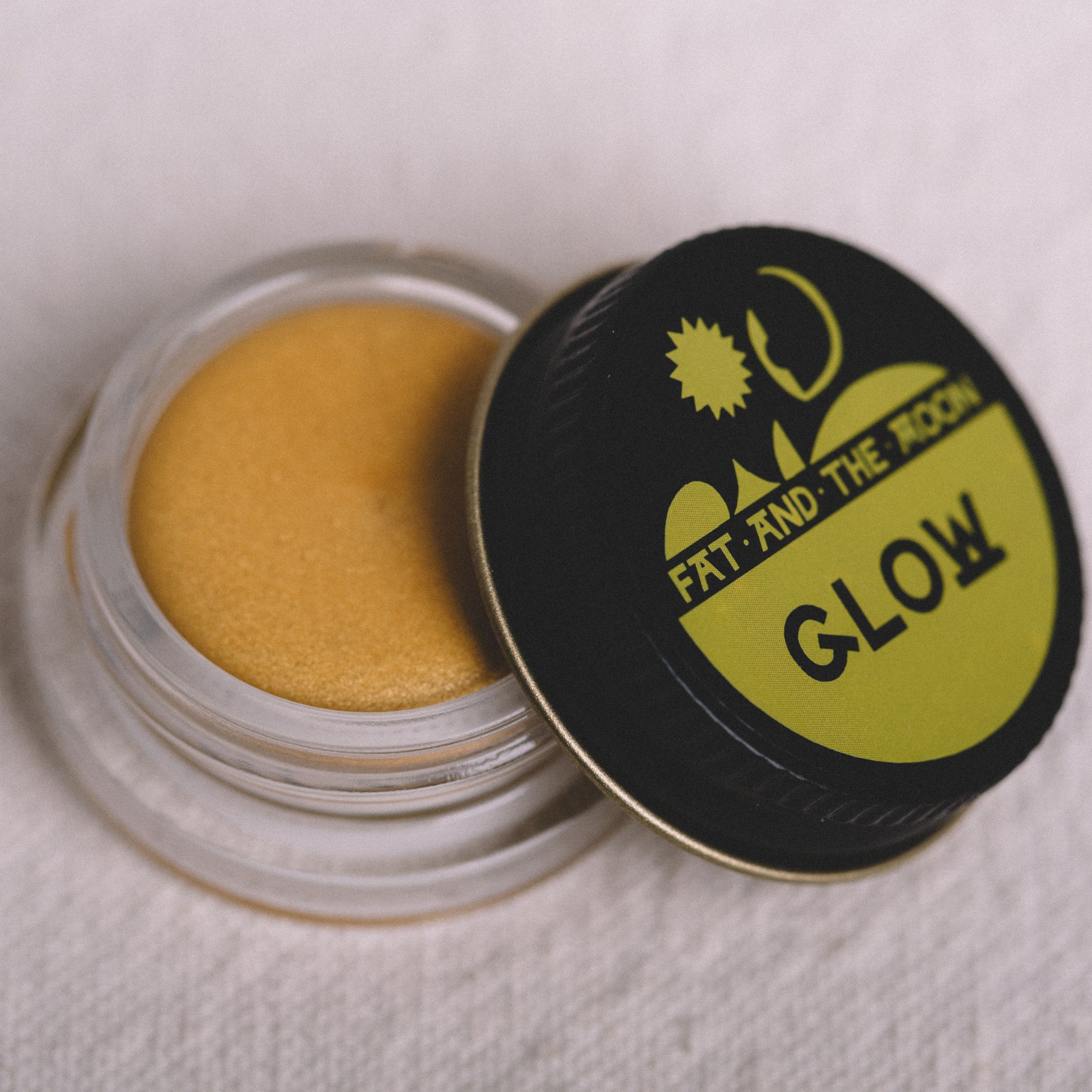 GLOW SHIMMER || FAT AND THE MOON